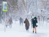 Синоптики предупреждают о сильном ветре и метели с ухудшением видимости до 1000 метров