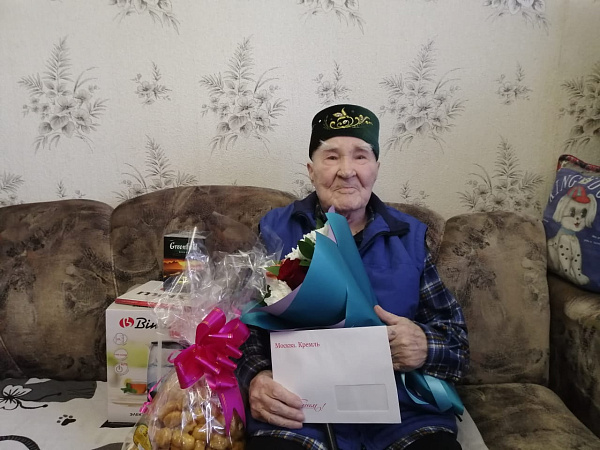 Челнинского ветерана Великой Отечественной войны поздравили с 95-летним юбилеем