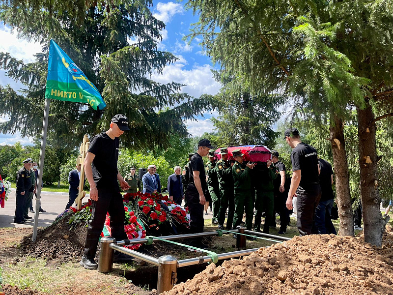В Набережных Челнах простились с погибшими бойцами