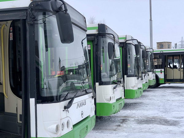 Наиль Магдеев проверил готовность выхода автобусов марки ЛиАЗ