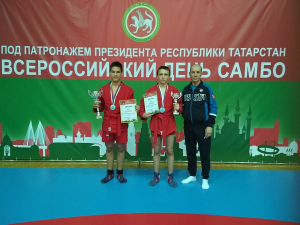 Челнинские самбисты завоевали медали на соревнованиях