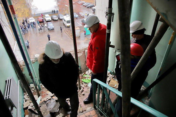 Наил Мәһдиев 11 подъездда газ шартлаудан зыян күләмен бәяләде