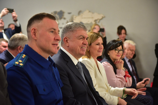 «Пусть мечты сбываются!»: детям из приюта «Асылташ» вручили подарки