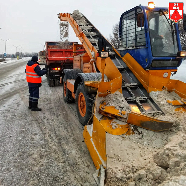 За три дня ПАД вывез 15 тысяч кубометров снега