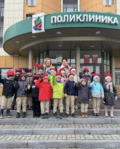 Чаллы балалары өлкән буынны үзләренең эшләнмәләре белән сөендерде