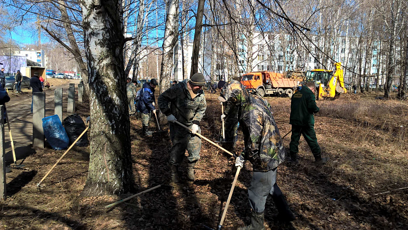 В Набережных Челнах состоялся общегородской субботник