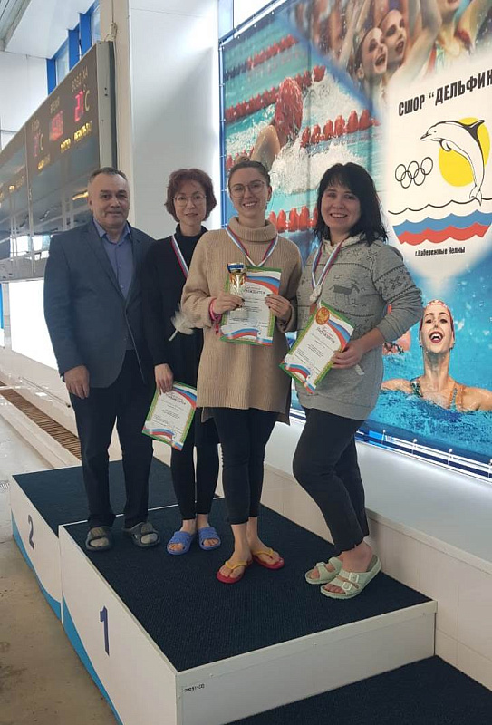 Сәламәт тәндә-сәламәт рух: Яр Чаллы табиблары арасында йөзү буенча чемпионат узды