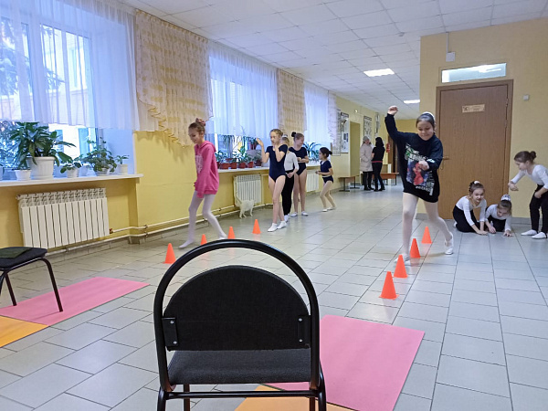 Яшь чаллылылар солдатларның батырлыклары турында уеннар аша белә
