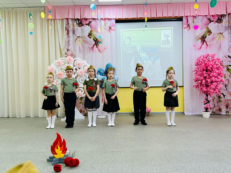 Яшь чаллылылар «Җиңү җырларын» белә