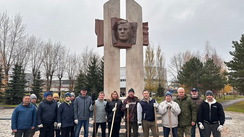 Челнинский сквер стал богаче на 100 деревьев