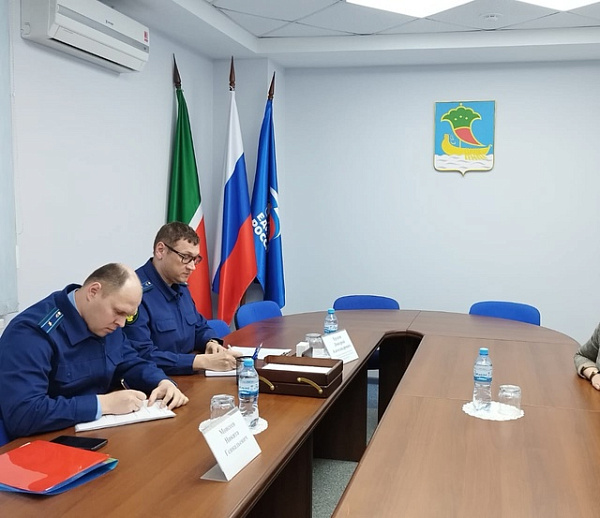 В автограде прошел прием граждан природоохранной прокуратуры