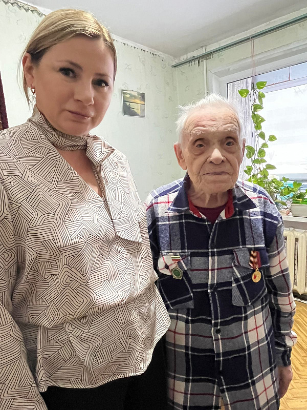 Ветеранам Великой Отечественной войны вручили юбилейную медаль