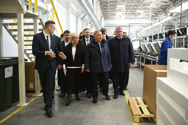 Рустам Минниханов посетил заводы компании Haier в Набережных Челнах