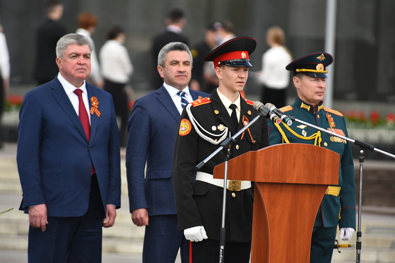 Яр Чаллыда Җиңү көне уңаеннан тантаналы парад узды (+фоторепортаж)
