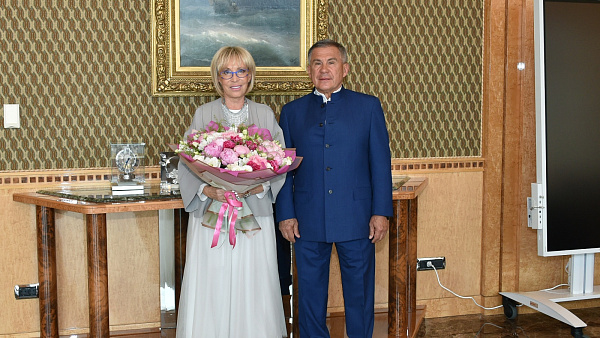 Рөстәм Миңнеханов Haier компаниясенең Россиядәге вәкиллеге башлыгы Людмила Романова белән очрашты