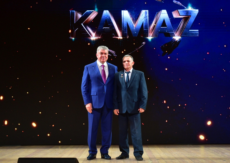 Наиль Магдеев поздравил работников КАМАЗа с Днем машиностроителя
