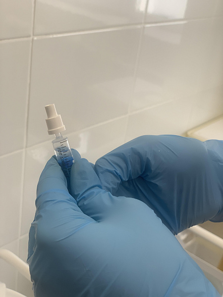 В Челнах продолжается интраназальная вакцинация