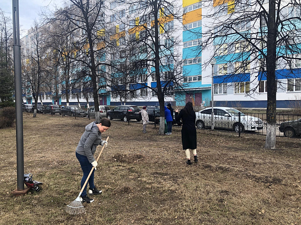 В Челнах продолжается санитарная очистка и благоустройство города