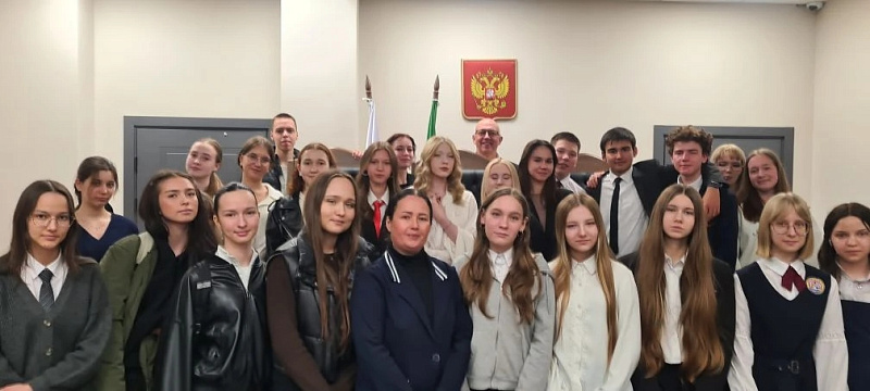 Урок закона: челнинские школьники стали зрителями судебного процесса
