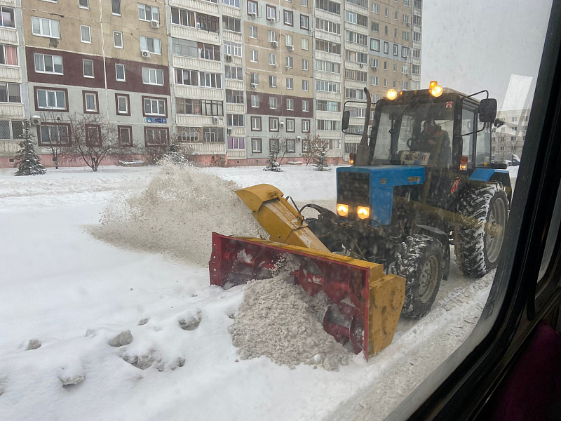 В Набережных Челнах идет ежедневная уборка от снега
