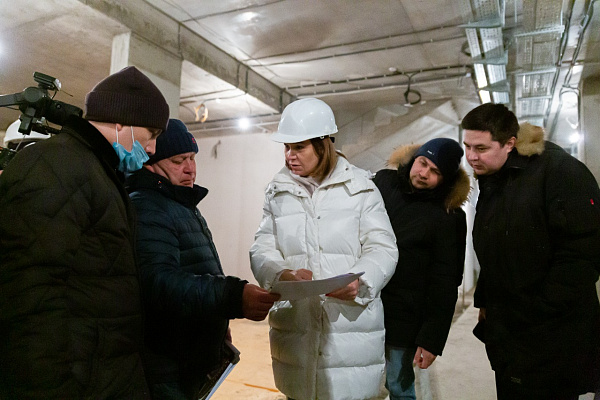 Альфия Когогина провела совещание на строительной площадке драмтеатра «Мастеровые»