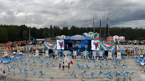 Чаллыда Төзүчеләр көнен билгеләп үтәләр