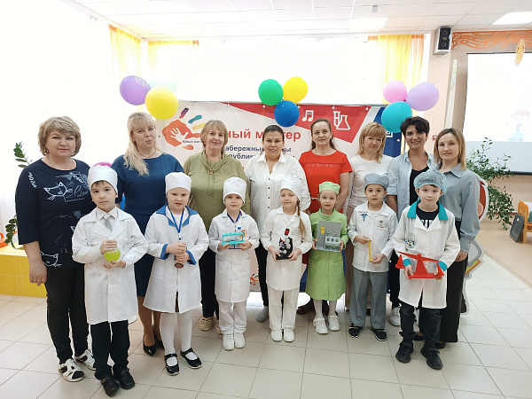 Челнинские дошколята умеют делать химический анализ и дизайны