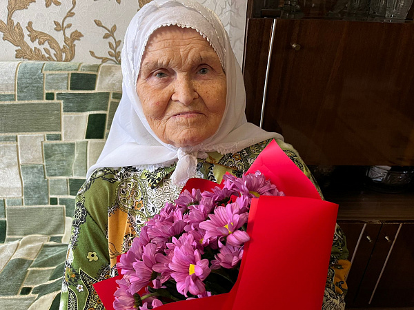 Бөек Ватан сугышы ветераннарын 90 яшьлек юбилейлары белән котладылар